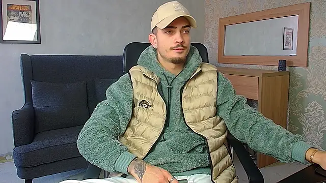 Snapshot of BrandonTate chatting on March 3, 12:00 pm BrandonTate online show from March 3, 12:00 pm