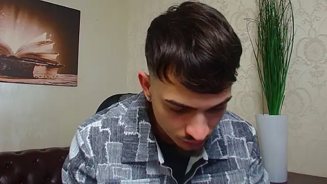 Snapshot of BrandonTate chatting on March 7, 6:32 am BrandonTate online show from March 7, 6:32 am