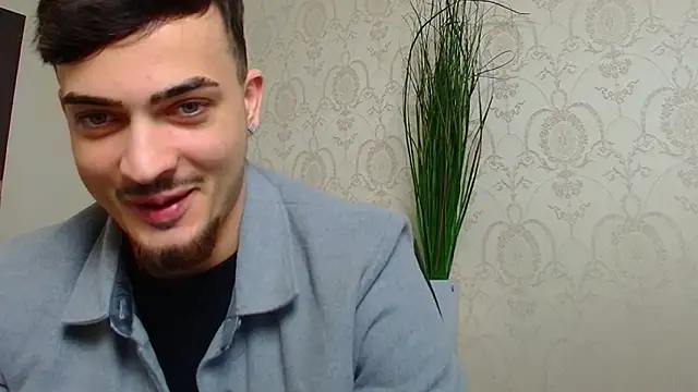 Snapshot of BrandonTate chatting on March 19, 9:13 am BrandonTate online show from March 19, 9:13 am