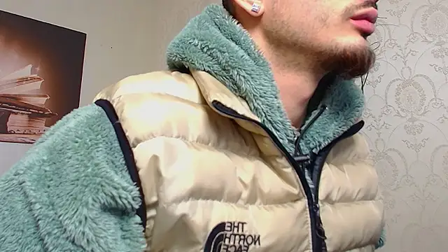 Snapshot of BrandonTate chatting on March 22, 7:12 am BrandonTate online show from March 22, 7:12 am