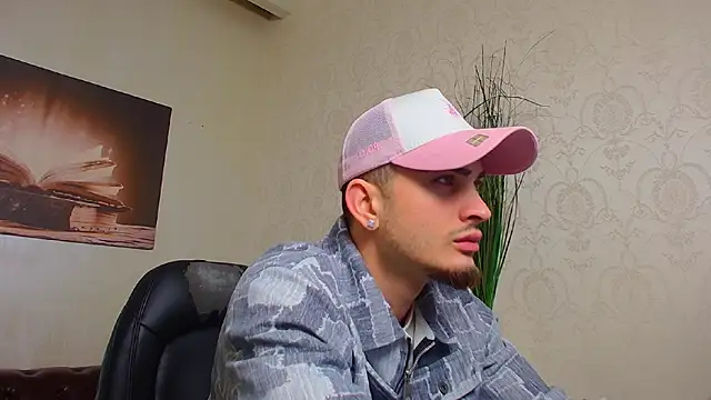 Snapshot of BrandonTate chatting on March 23, 4:38 am BrandonTate online show from March 23, 4:38 am