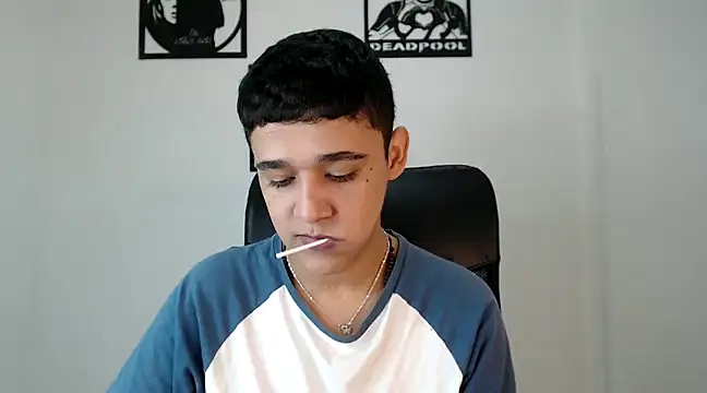 kaiine190 online show from December 9, 7:07 pm