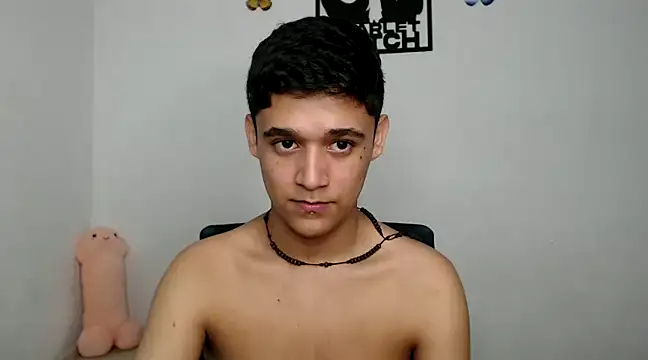 kaiine190 online show from February 15, 8:54 am