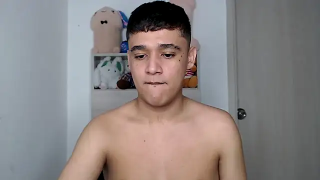 Snapshot of kaiine190 chatting on February 13, 8:43 am kaiine190 online show from February 13, 8:43 am