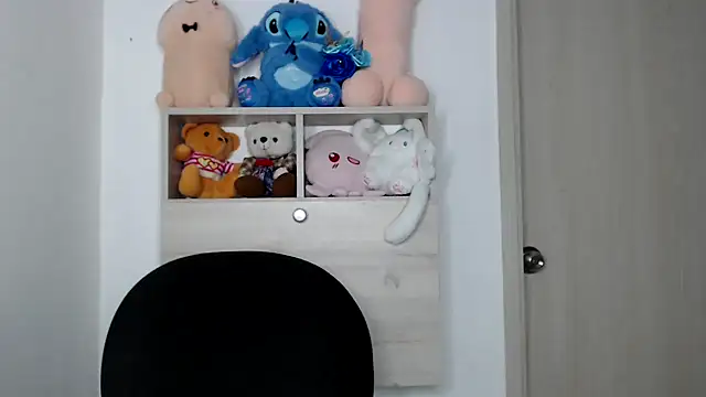 Snapshot of kaiine190 chatting on February 14, 8:22 am kaiine190 online show from February 14, 8:22 am