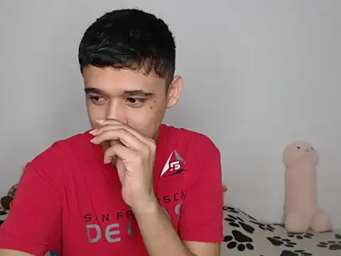 Snapshot of kaiine190 chatting on February 20, 7:36 pm kaiine190 online show from February 20, 7:36 pm