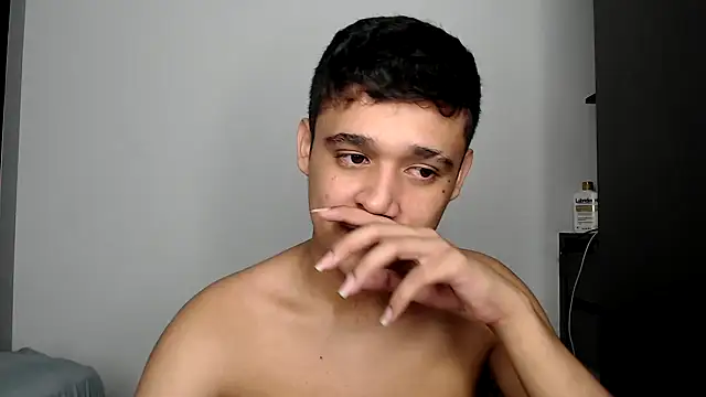 Snapshot of kaiine190 chatting on March 15, 7:58 am kaiine190 online show from March 15, 7:58 am