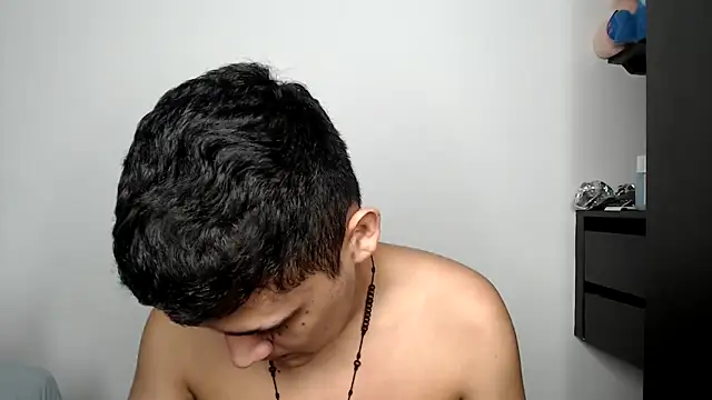 Snapshot of kaiine190 chatting on March 20, 7:35 am kaiine190 online show from March 20, 7:35 am