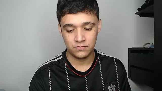 Snapshot of kaiine190 chatting on March 23, 7:56 am kaiine190 online show from March 23, 7:56 am