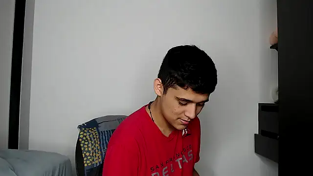 Snapshot of kaiine190 chatting on March 24, 7:19 pm kaiine190 online show from March 24, 7:19 pm