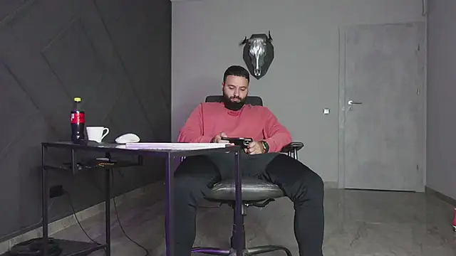 mattmasterss online show from October 31, 8:32 pm