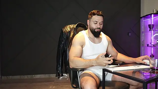 mattmasterss online show from April 28, 9:42 pm