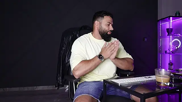 mattmasterss online show from May 14, 7:09 pm