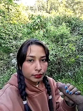 Bonnie Clydeee online show from March 18, 11:35 am