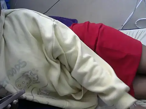 Ma-yolo001 online show from October 13, 8:47 am