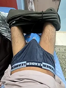 Snapshot of Yours1311 chatting on December 18, 12:44 pm Yours1311 online show from December 18, 12:44 pm