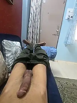 Snapshot of Yours1311 chatting on January 18, 10:30 am Yours1311 online show from January 18, 10:30 am