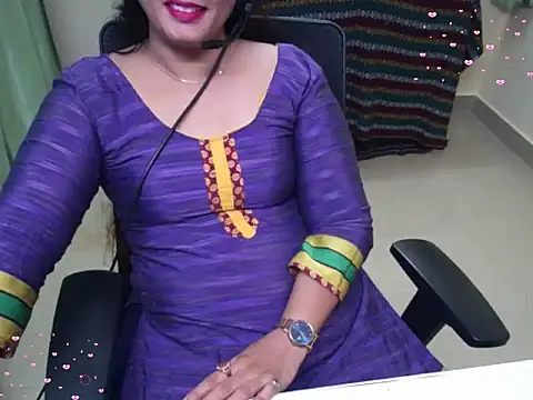 Arushisingh8888 online show from November 10, 12:48 pm
