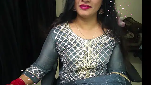 Arushisingh8888 online show from May 17, 3:08 pm