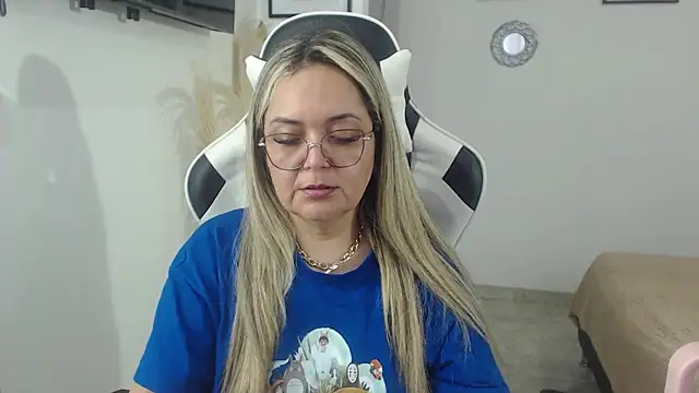 Snapshot of samy_vsn chatting on April 17, 7:39 pm samy vsn online show from April 17, 7:39 pm