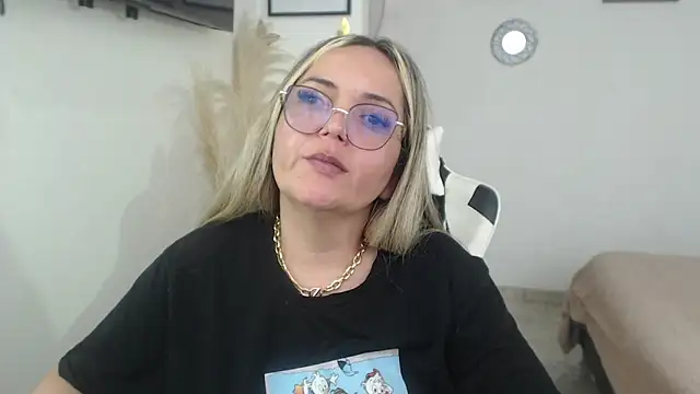 Snapshot of samy_vsn chatting on April 18, 7:58 pm samy vsn online show from April 18, 7:58 pm