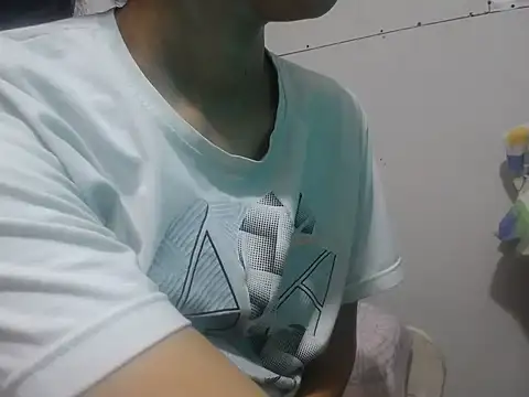 Snapshot of Lili_latina chatting on October 16, 8:21 pm Lili latina online show from October 16, 8:21 pm