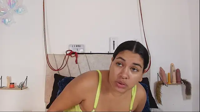 Liana Asaff online show from April 29, 7:09 pm