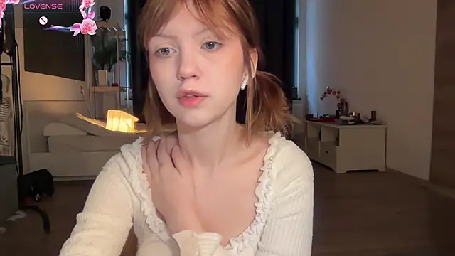 Snapshot of electric_babe chatting on November 11, 11:43 am electric babe online show from November 11, 11:43 am