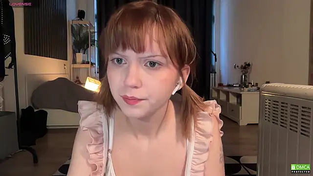 Snapshot of electric_babe chatting on November 25, 11:54 am electric babe online show from November 25, 11:54 am