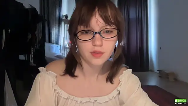 Snapshot of electric_babe chatting on June 15, 1:24 pm electric babe online show from June 15, 1:24 pm