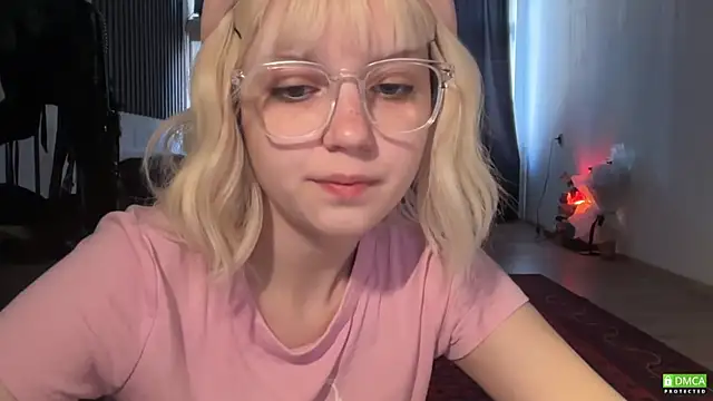Snapshot of electric_babe chatting on July 25, 12:58 pm electric babe online show from July 25, 12:58 pm