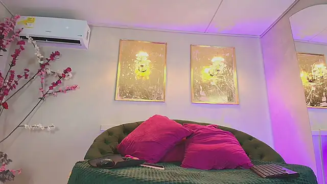 blaisysmith online show from April 4, 2:58 pm