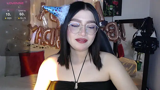 mily thomson b  online show from September 11, 8:09 pm