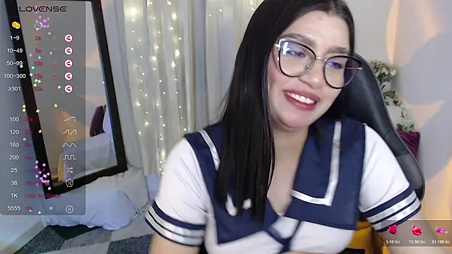 Snapshot of mily_thomson_b_ chatting on March 8, 2:04 am mily thomson b online show from March 8, 2:04 am