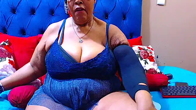 ebonycandy10 online show from September 15, 5:51 am
