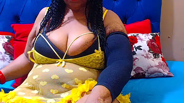 ebonycandy10 online show from November 14, 4:55 am