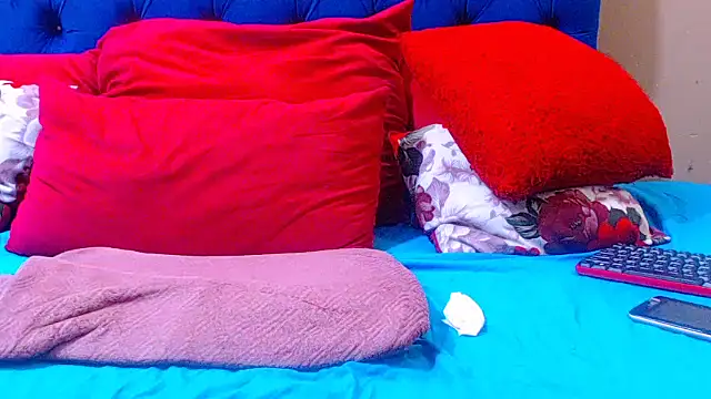 Snapshot of ebonycandy10 chatting on January 10, 5:20 am ebonycandy10 online show from January 10, 5:20 am