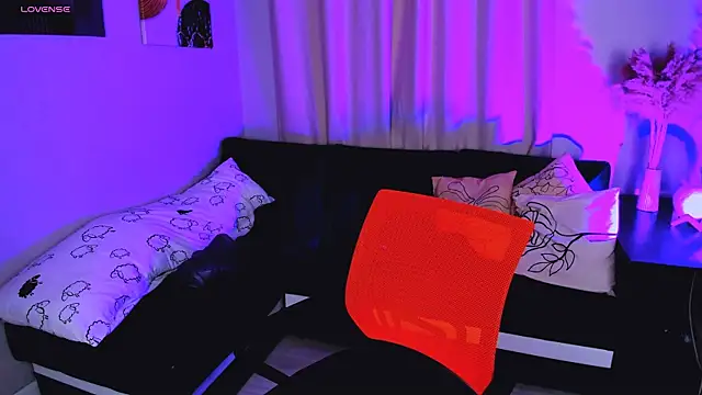 Snapshot of Lily_xBabe chatting on September 28, 7:25 am Lily xBabe online show from September 28, 7:25 am