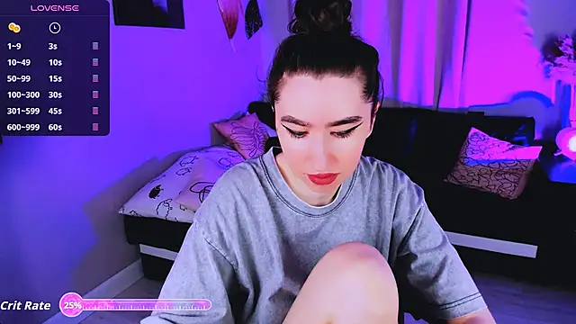 Snapshot of Lily_xBabe chatting on October 18, 9:10 am Lily xBabe online show from October 18, 9:10 am