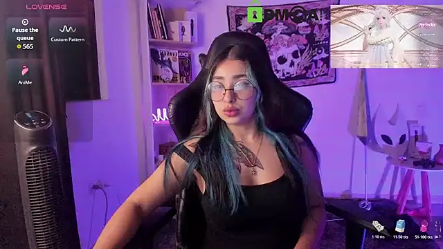 sweetcoralinee online show from December 5, 3:59 am