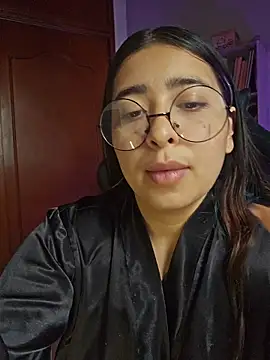 Snapshot of sweetcoralinee chatting on March 28, 4:50 pm sweetcoralinee online show from March 28, 4:50 pm