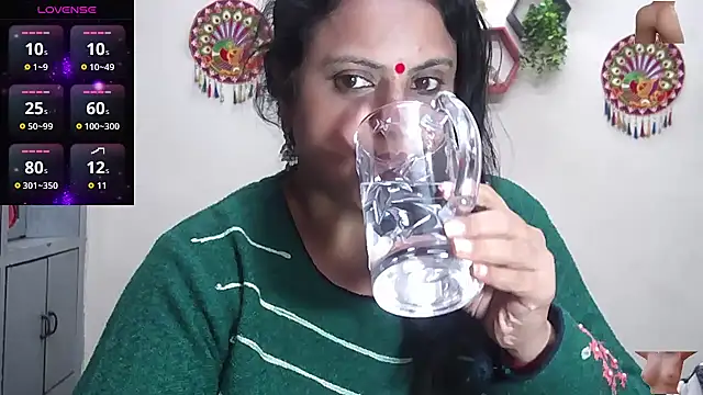 Sexy komolika online show from December 18, 12:00 pm