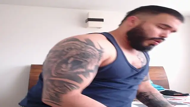 Snapshot of alexandergranda71 chatting on December 23, 8:36 pm alexandergranda71 online show from December 23, 8:36 pm