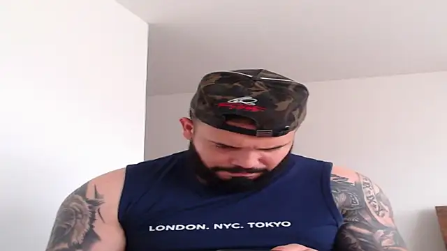 Snapshot of alexandergranda71 chatting on December 30, 5:34 pm alexandergranda71 online show from December 30, 5:34 pm