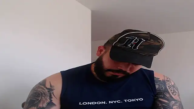 Snapshot of alexandergranda71 chatting on December 31, 5:51 pm alexandergranda71 online show from December 31, 5:51 pm