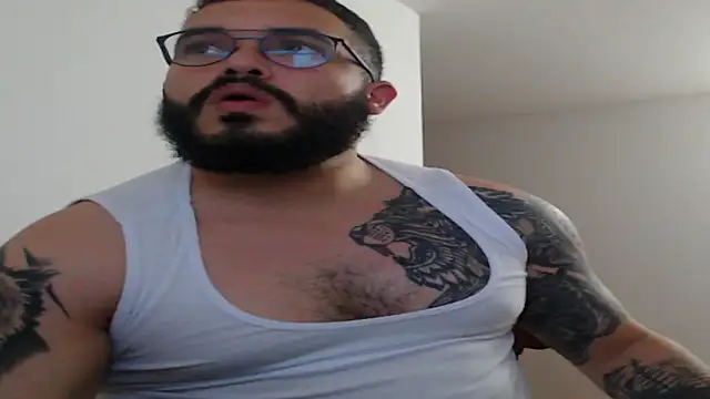 Snapshot of alexandergranda71 chatting on January 5, 12:20 am alexandergranda71 online show from January 5, 12:20 am