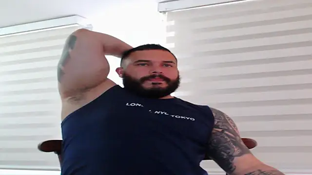Snapshot of alexandergranda71 chatting on February 8, 4:04 pm alexandergranda71 online show from February 8, 4:04 pm