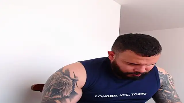 Snapshot of alexandergranda71 chatting on February 9, 3:12 pm alexandergranda71 online show from February 9, 3:12 pm