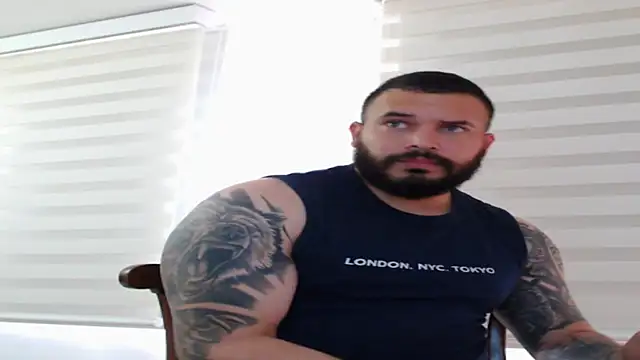 Snapshot of alexandergranda71 chatting on February 9, 6:16 pm alexandergranda71 online show from February 9, 6:16 pm
