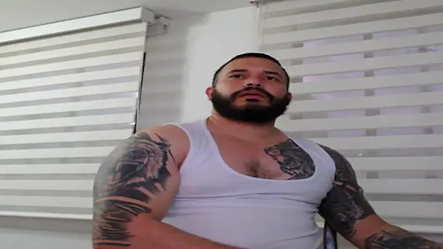 Snapshot of alexandergranda71 chatting on February 12, 11:20 pm alexandergranda71 online show from February 12, 11:20 pm